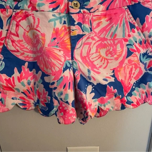 LILLY PULITZER BUTTERCUP FLORAL STRETCH SHORTS - Picture 3 of 7